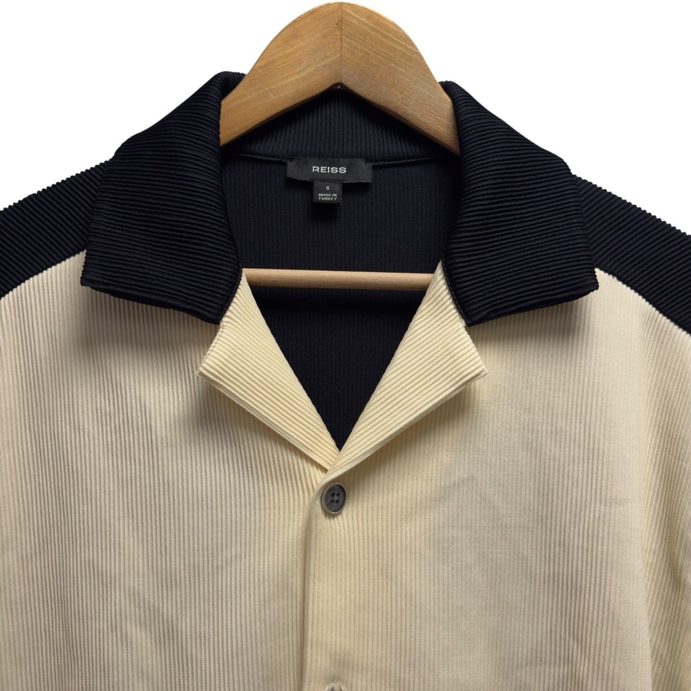 Reiss Men's Small Beige/Black Ribbed Castro Oversized Plisse Cuban Collar Shirt